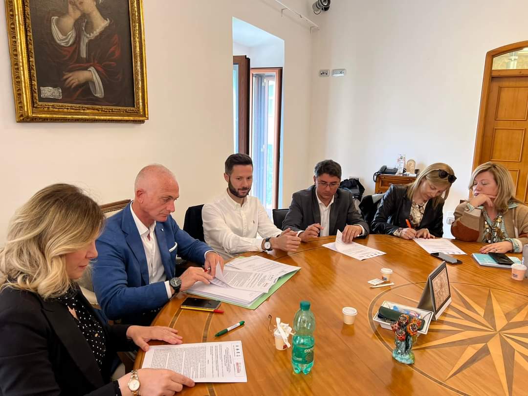 Ph. Facebook ufficiale Sindaco Gianni Rotice