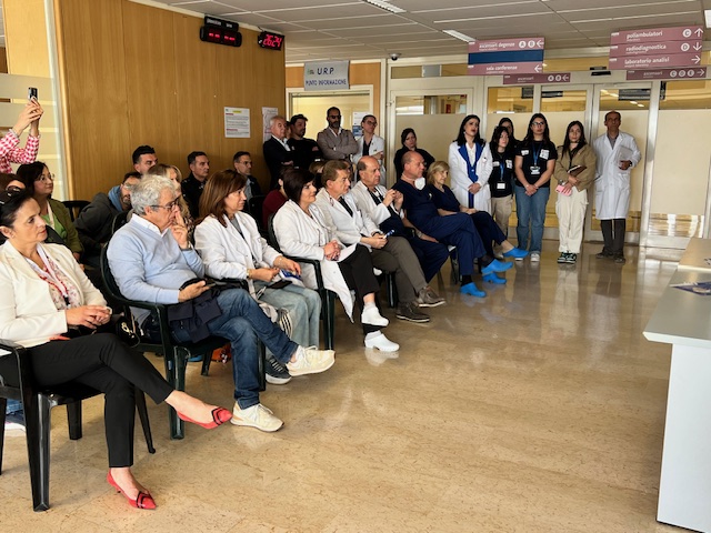 Conferenza stampa della ASL Foggia a Cerignola: presentazione della Rete di Facilitazione Digitale per migliorare l'accessibilità ai servizi sanitari digitali.
