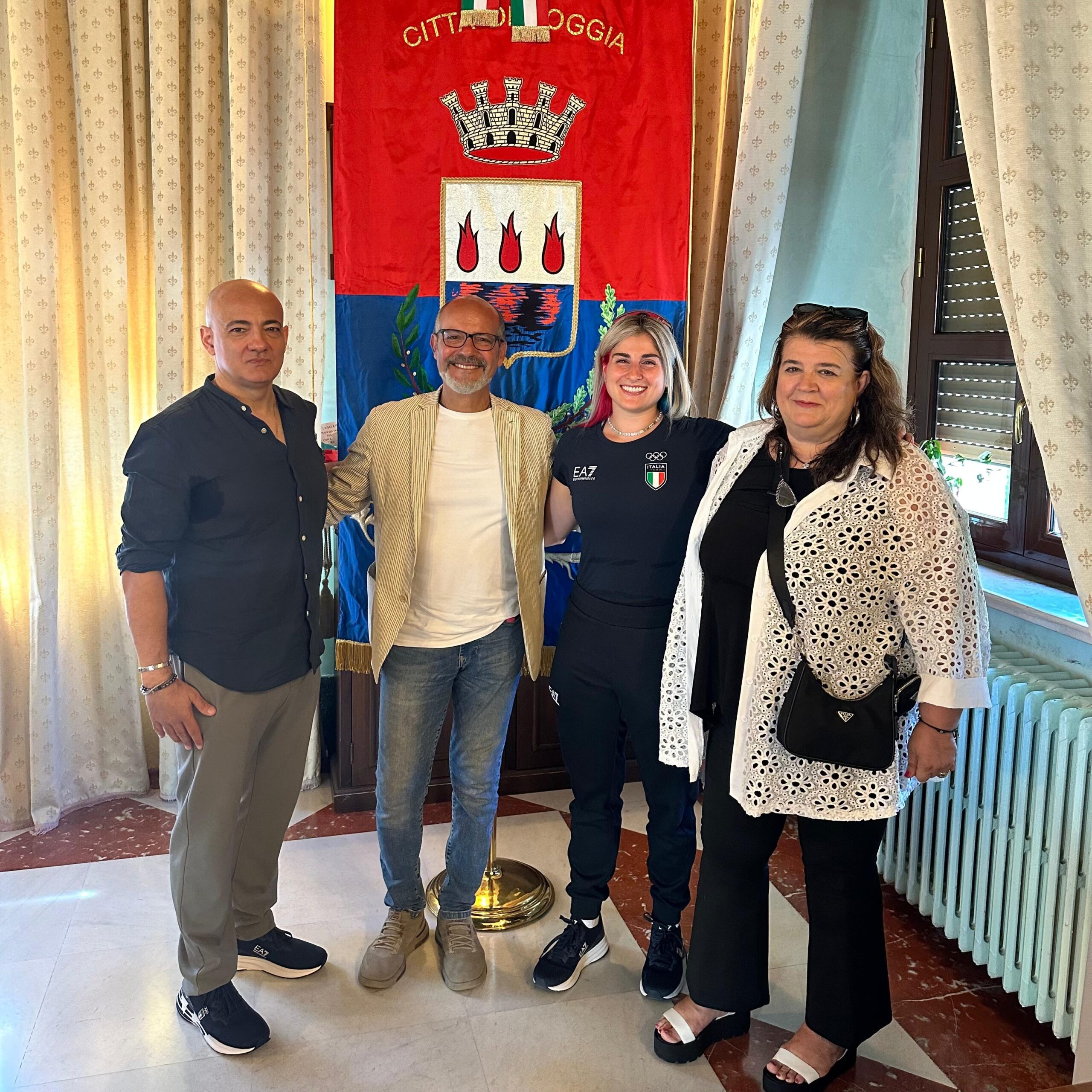 Il saluto della sindaca Episcopo e dell'ass Di Molfetta agli schermitori foggiani in partenza per le Olimpiadi: "In bocca al lupo Martina!"