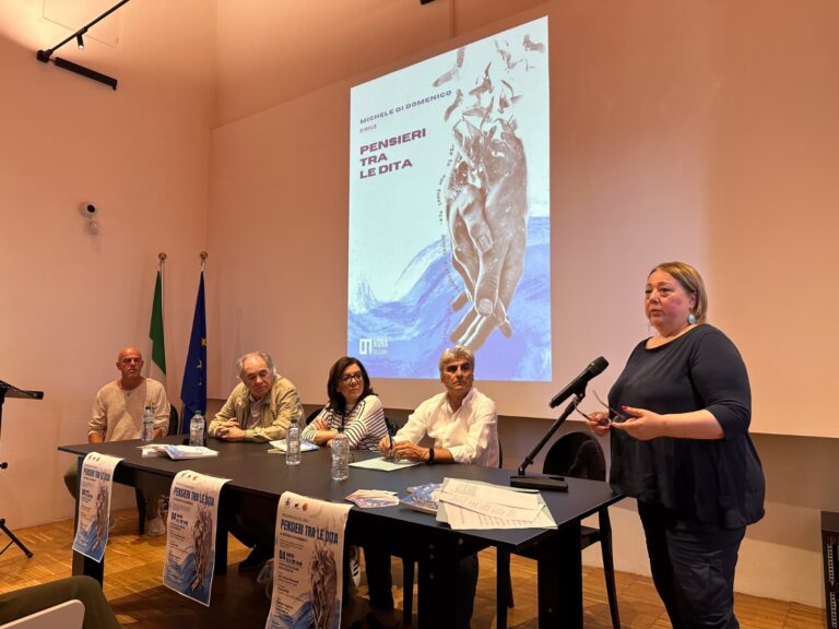 la presentazione di Pensieri tra le dita a Orsara 01