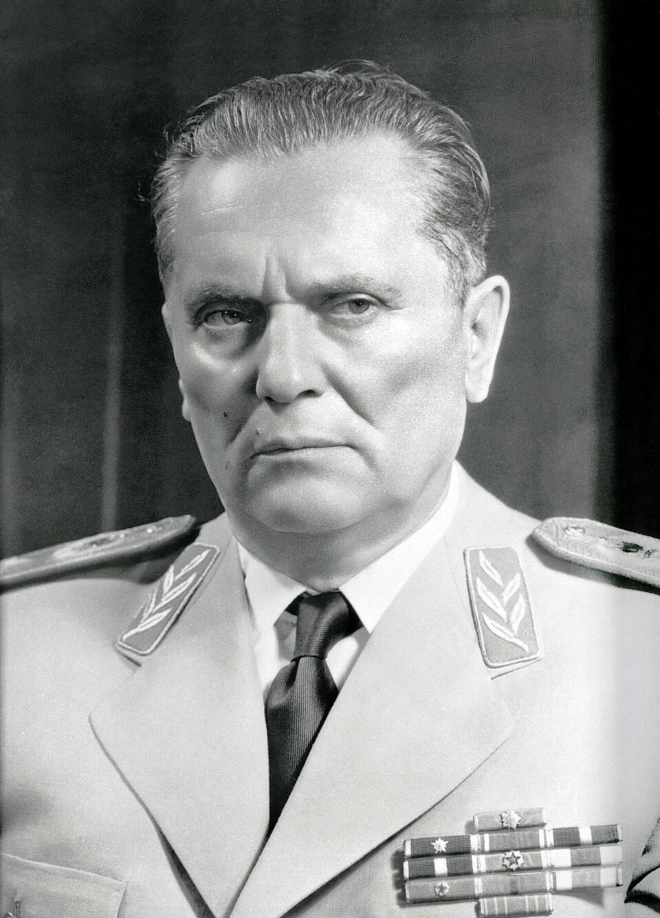Josip_Broz_Tito_uniform_portrait