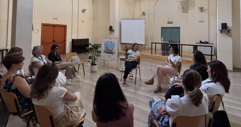 Socie dell'Associazione Agata in un momento di formazione nell'ambito del progetto Peonia