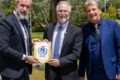 San Severo, consegnato al Nobel Gregg Semenza il guidoncino della città