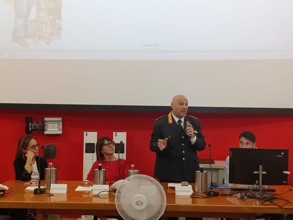 tavolo relatori 2